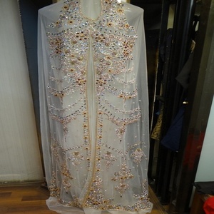 NOUVEAU KAFTAN TENDANCE EN TISSU MAROCAIN TAKCHITA AVEC TRAVAIL EN PIERRE - Product Image 1