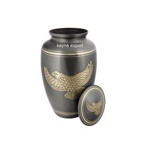 Pigeon classique en laiton gravé belle urne de crémation adulte pour cendres en laiton solide crémation en métal lourd adulte meilleure urne gravée - Product Image 1