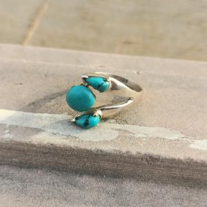 ออกแบบที่ไม่ซ้ำกันสามหินสีเขียวขุ่นแหวน925สเตอร์ลิงเครื่องประดับอัญมณีขายส่งอุปทาน - Product Image 3