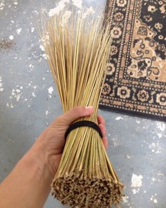 Bâton de balai de noix de coco, vente en gros, en feuille de noix de coco, pour le nettoyage de la maison () - Product Image 6