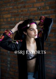 Premium Ethnique Boho Floral Noir Sheer Vintage Style Suzani Brodé Dentelle Georgette Veste Relax Fit Beach 6XL Fringe Sleeve - Product Image 3