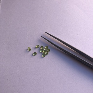 Piedra preciosa suelta de corte ovalado facetado de piedra peridoto Natural de 3mm y 4mm a precio de fábrica mayorista fabricante proveedor en línea Alibaba - Product Image 2