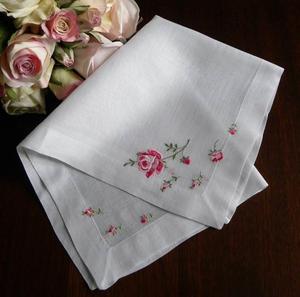 Pañuelo Bordado a Mano, Tela 100% Algodón, 200 Hilos - Product Image 1