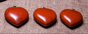 Pendentifs en pierre précieuse jaspe rouge en forme de cœur, pierres naturelles polies, bijoux pour la Saint-Valentin, artisanat sur le thème de l'amour - Product Image 5