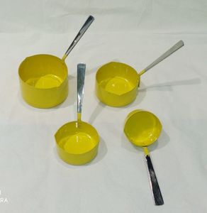 Ensemble de 4 tasses à mesurer en laiton plaqué or avec motif gravé, parfaites pour les ustensiles de cuisine et les besoins culinaires de haute qualité - Product Image 6