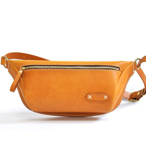 Sac de poitrine de voyage unisexe en cuir véritable marron de qualité supérieure Keven Impex, fermeture éclair, imperméable, forme coussin, 21L, souple - Product Image 1