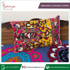 ปลอกหมอนอิงผ้าสองชั้นปักด้วยมือ - Product Image 4