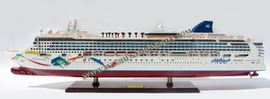 NORWEGIAN DAWNN Modèle de bateau en bois avec illustration de dauphin Cadeau de nouveauté en bois fabriqué à la main - Product Image 3