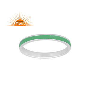 Bague en argent sterling 925 avec design en émail vert pour femme Fabricant de bijoux en argent Collection délicate - Product Image 1