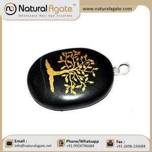 Piedras grabadas de cristal Piedra grabada personalizada Colgantes de luna de árbol de jaspe negro en Low Pirice - Product Image 2