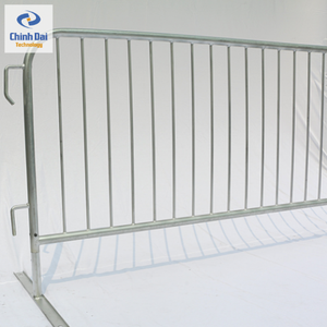 2025 Meilleure vente Clôture de piscine temporaire de haute qualité-Panneaux métalliques de clôture portables/Barricade de contrôle des foules - Product Image 3