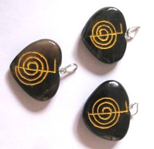 Onyx noir Choko-Reiki pendentif pierre semi-précieuse produit artisanal - Product Image 1