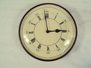 Horloge murale chiffre romain en métal forme ronde pour horloge murale suspendue décorative pour bureau à domicile - Product Image 3