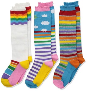 XIANGHUI mujeres encantador coreano Arco Iris patrón fantasía encaje rayas <span class=keywords><strong>Calcetines</strong></span> - Product Image 2