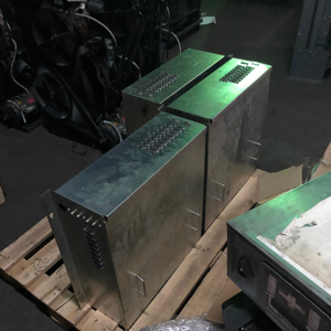 Sistema de Puntuación Electrónico Brunswick de Ocho Carriles con Servidor de Carriles, Caja Metálica, Software Vector y Equipo de Bolos de Plástico - Product Image 3