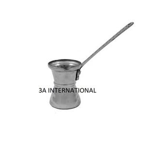 Nouveau design de cafetière et théière en métal royal fait à la main avec une poignée décorative pour bouilloire à thé - Product Image 3