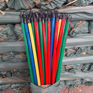Palos de Madera de Buena Calidad, Mezcla de PVC, Mango de Escoba de Madera, Palos de Escoba Hechos en Vietnam - Product Image 3
