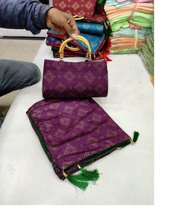 Sari indien de créateur en soie pour fêtes, avec chemisier assorti, pochette élégante, magnifique vêtement ethnique au design moderne pour mariage - Product Image 5