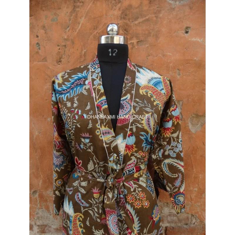 สีน้ำตาล