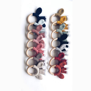 Jouet musical doux fait à la main Crochet en bois bébé hochet anneau de dentition - Product Image 3