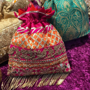 NEW--POTLI-BAG กับ BEAUTIFUL--HAND--EMBROIDERY--KASAB--WORK ON--BAGS สำหรับงานปาร์ตี้และงานแต่งงาน @ 2021 - Product Image 1