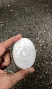 Scolosite Agate Pierres précieuses Différentes formes Feng Shui Love Carving Healing Pocket Worry Products avec des cristaux de pierre de palmier - Product Image 2