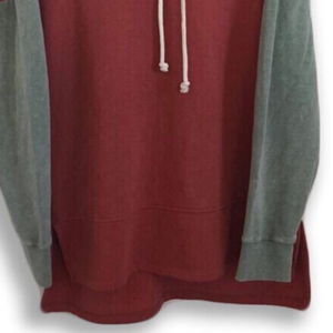 เสื้อฮู้ดผู้ชายคุณภาพสูง ผ้าฝ้ายฟลีซ 100% สำหรับฤดูหนาว ปักลายเรียบๆ  โลโก้แบบกำหนดเอง ดีไซน์สีบล็อก ระบายอากาศได้ดี - Product Image 2