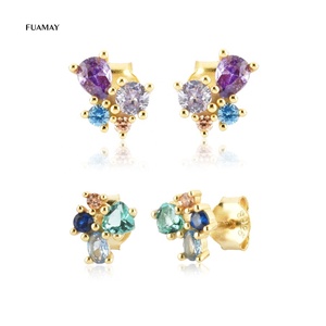 FUAMAY छोटे कान की बाली स्टड दौर घन Zirconia <span class=keywords><strong>Bezel</strong></span> सेटिंग Coloful इंद्रधनुष पत्थर स्टड कान की बाली लड़कियों के लिए - Product Image 1