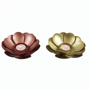 เชิงเทียนทองเหลืองในสองสีที่แตกต่างกันโดย brassworld อินเดีย - Product Image 5