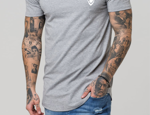 เสื้อยืดออกกำลังกายแขนสั้นสีเทาสำหรับผู้ชายเสื้อออกกำลังกายวิ่งมีขอบโค้งโลโก้ตามสั่ง - Product Image 4