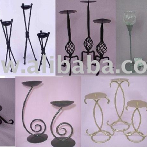 Porte-bougie de Noël en fer forgé |   Support de bougie décoratif en métal pour la table de la maison |   Centre de table résistant à la chaleur et durable |   Noël - Product Image 1