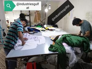 Maillots de basket-ball réversibles noirs de conception personnalisée en gros-Uniformes uniformes de basket-ball - Product Image 5