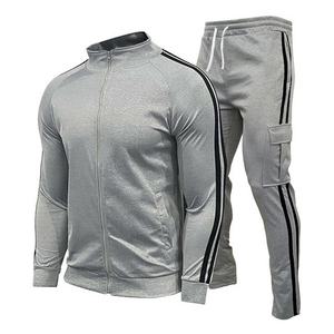 Service OEM 2026, Ensemble de survêtement sportif noir en polyester pour homme et femme, idéal pour la course et l'entraînement, personnalisable, 2 pièces - Product Image 1