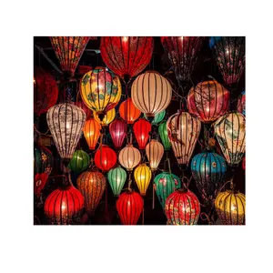 Lámparas y linternas de seda con forma de diamante, estilo vietnamita - Product Image 1