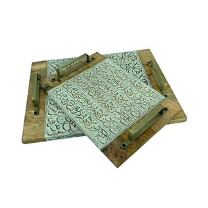 Juego de dos bandejas de servir de diferentes tamaños en madera y metal, bandeja para aperitivos y dulces con diseño islámico al precio más bajo. - Product Image 4