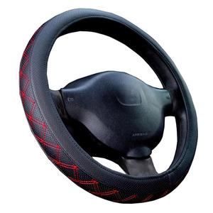 Cubierta de volante de coche universal, diseño antideslizante de cuero artificial - Product Image 1