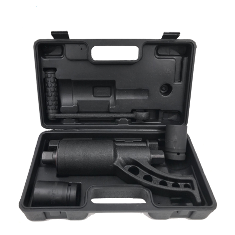 Гаечный ключ с усилителем крутящего момента для экономии труда для больших транспортных средств