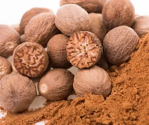 Organic nutmeg powder / whole nutmeg