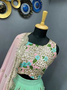 Red de Buterfly Lehenga Choli para novia, secuencia bordada, Gorgette Fabeic, encaje lateral broder Dupatta Royal Export - Product Image 2