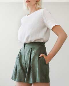 Robe en lin pour femmes sexy, design traditionnel, dernière tendance, couleur blanche, crêpe, col rond, manches courtes, longueur mini - Product Image 2