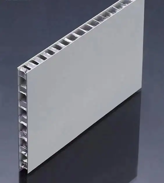 Brandwerende Aluminium Honingraat Sandwich Panel/Composiet Paneel Met Gebogen/Gegolfd Voor Aerospace/Marine/Nieuwe Energie Voertuig