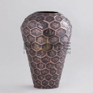 Macetas y jarrones de lujo de diseñador de Metal antiguo, maceta y jarrones de Material metálico de calidad superior a precio asequible - Product Image 3