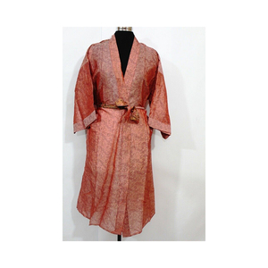 Meilleure vente Robe kimono en soie imprimée de bonne qualité avec manches longues et col en V disponible en belle couleur - Product Image 1