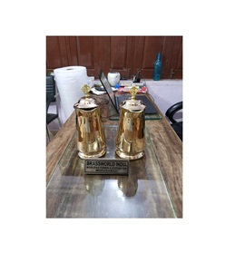 Jarra de iglesia de latón pulido de alta calidad, modelo de estilo religioso para suministros de Iglesia, por Brassworld India - Product Image 1