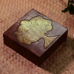 Petite boîte en bois de conception traditionnelle artisanale avec incrustation de laiton Artisanat en bois et panneaux muraux - Product Image 1