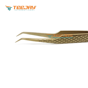Pince à épiler pour cils TEEJAY Plasma Gold à pointe angulaire à 45 degrés, volume et isolation, avec poignée diamantée en acier inoxydable, manche de 12 cm - Product Image 4