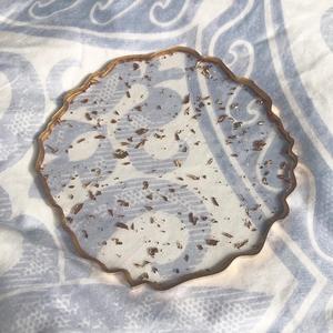 Posavasos de resina epoxi de alta calidad y pieza de diseño y color blanco y dorado con revestimiento de vidrio para bebidas diarias y producto de gran oferta - Product Image 6