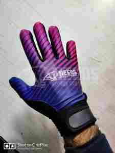 Gants de football gaéliques personnalisés GAA conçus avec du latex allemand pour des performances optimales - Product Image 5