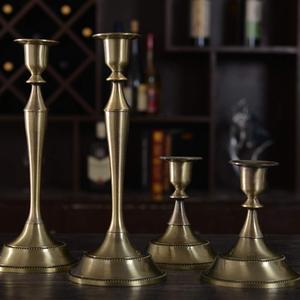 Candelabro Real de Latón Hecho a Mano con Grabado Completo y Acabado Personalizado - Arte y Coleccionable de Brassworld India - Product Image 3