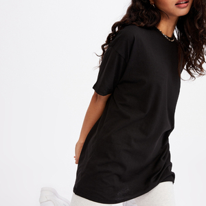 Nouvelle collection d'été, t-shirt oversize en denim écologique, design graphique, couleurs vives, 100% coton, avec détail troué pour femmes - Product Image 3